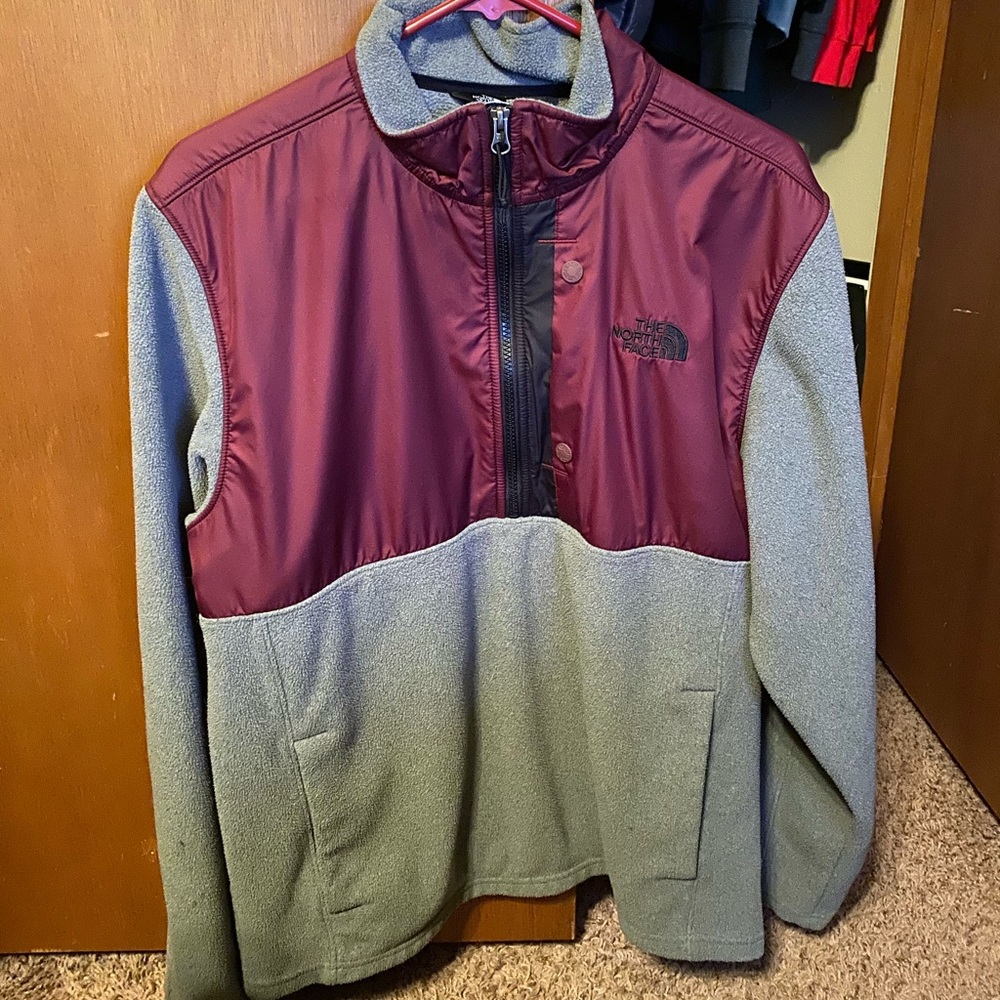 Warm, soft, lightweight north face pullover